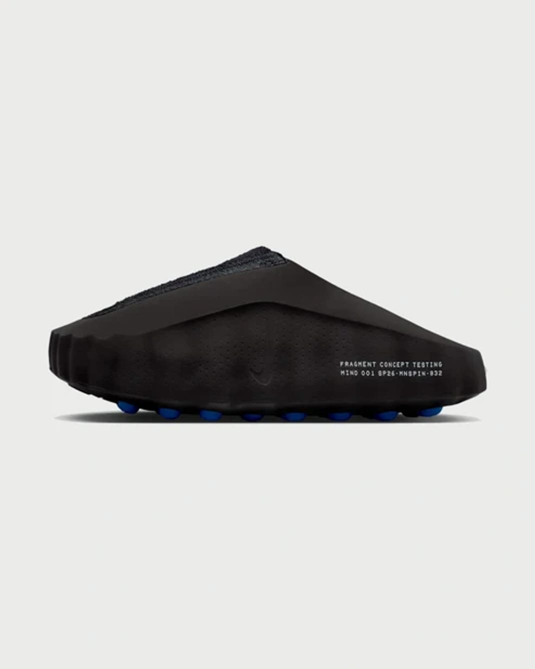 Mind 001 Slide Black Chrome — lateral