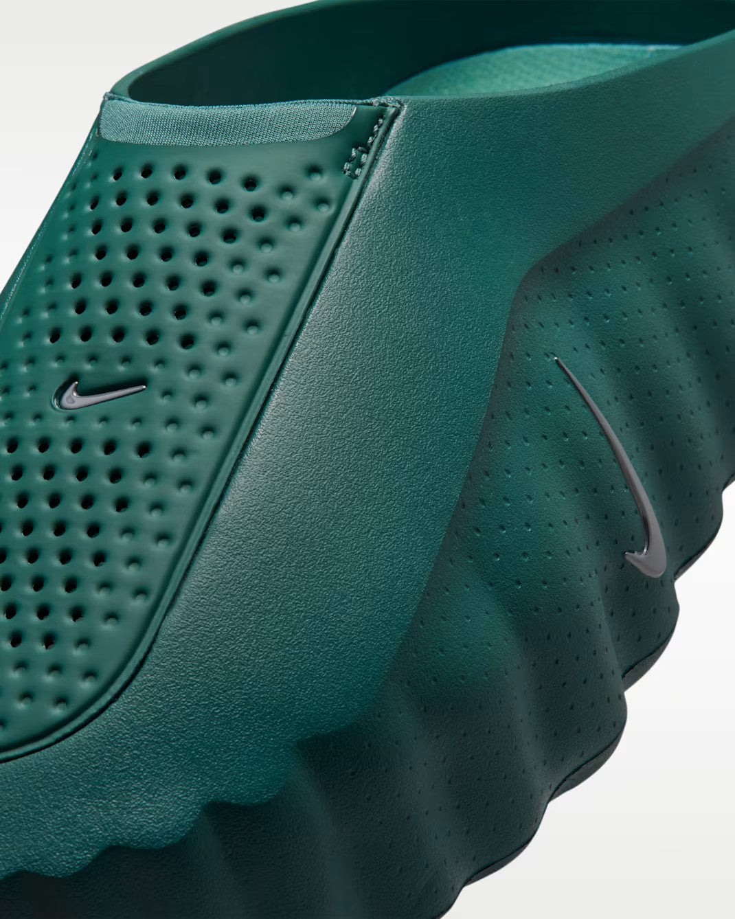 Mind 001 Slide Pine Green — detalle-empeine